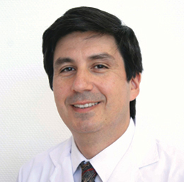Dr. Carlos Capuñay