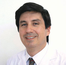 Dr. Carlos Capuñay