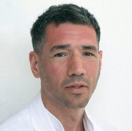 Dr. Gabriel Bolzan
